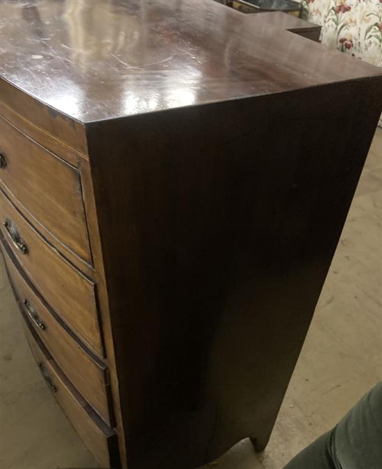 A Regency mahogany bowfront chest, width 114cm, depth 52cm, height 110cm